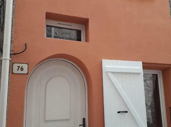 Maison De Village